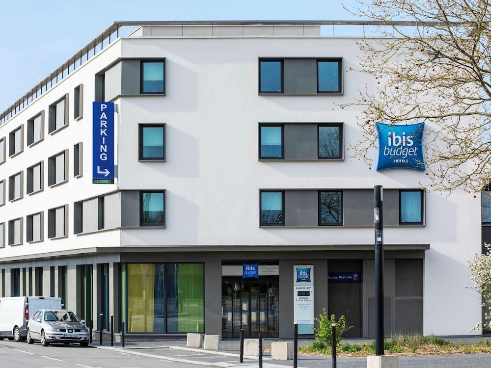 Ibis Saint Quentin En Yvelines - Velodrome Hotel Монтини-льо-Бретоньо Екстериор снимка