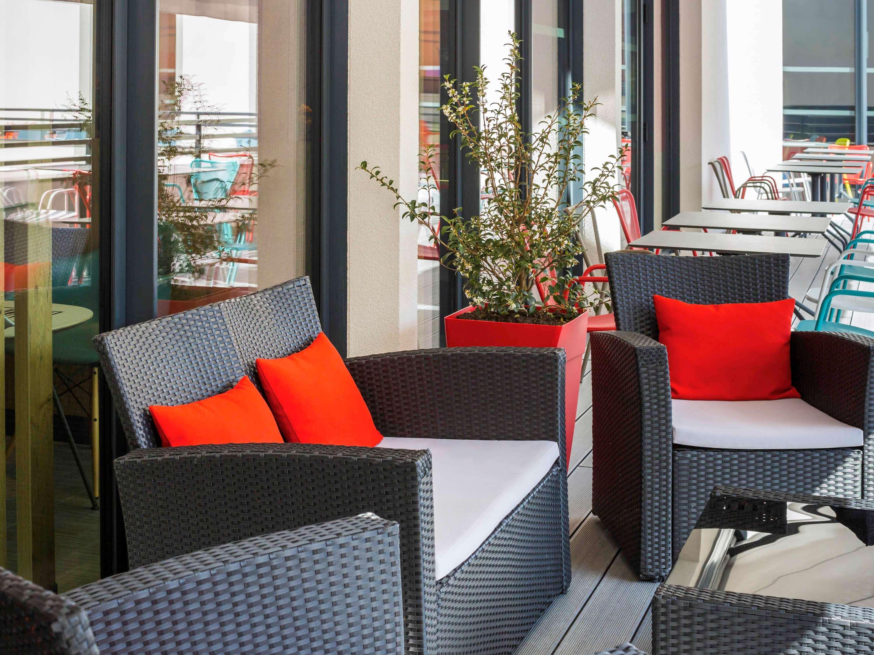 Ibis Saint Quentin En Yvelines - Velodrome Hotel Монтини-льо-Бретоньо Екстериор снимка