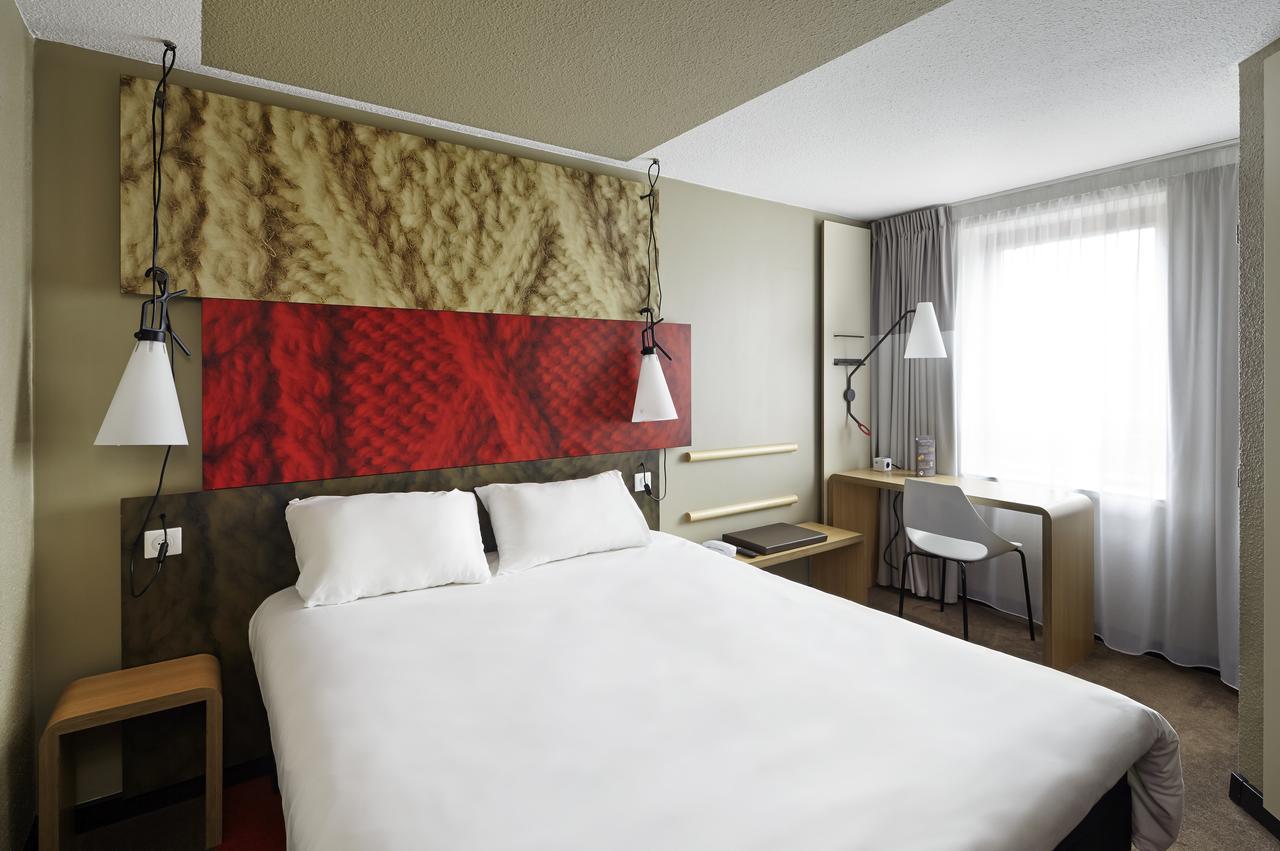 Ibis Saint Quentin En Yvelines - Velodrome Hotel Монтини-льо-Бретоньо Екстериор снимка